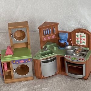 2005 Fisher Price Loving Family Dollhouse Kitchen & Laundry Room Set Works READ